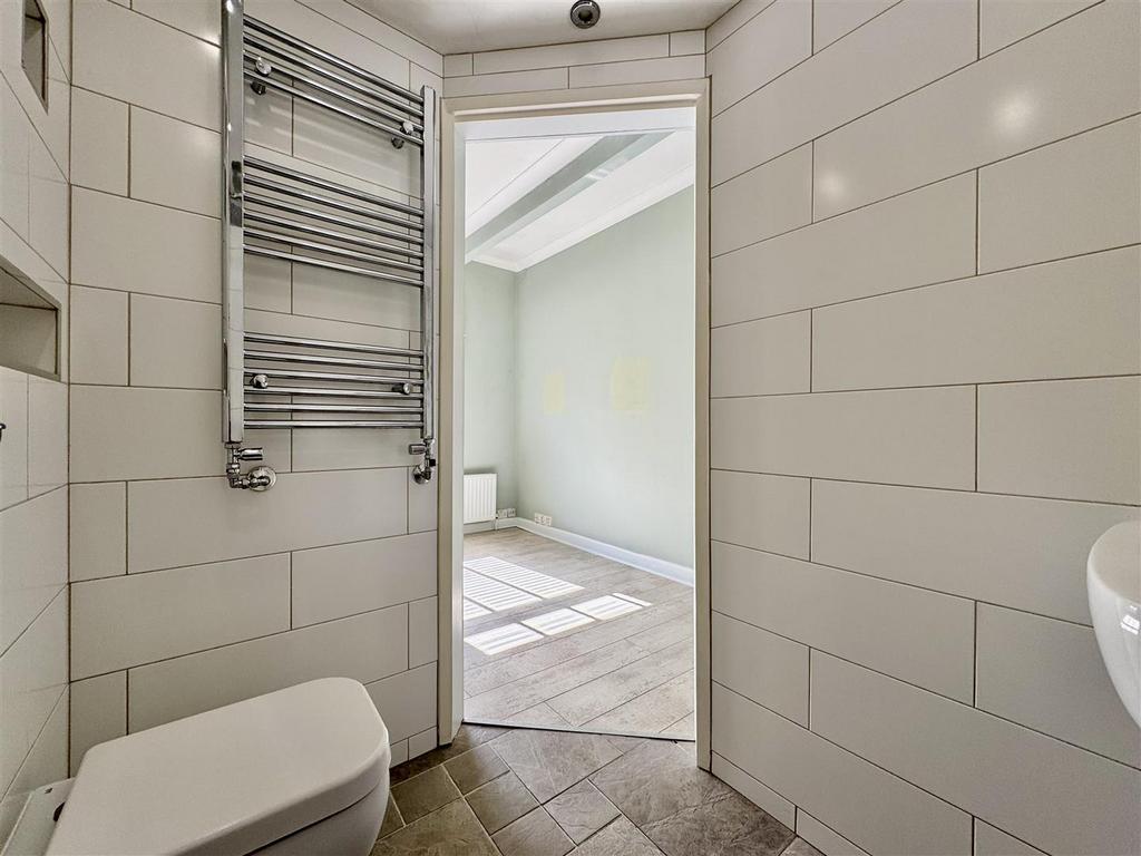 En suite wet room