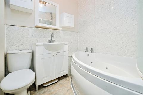 1 bedroom apartment for sale, Hood Road, Rainham