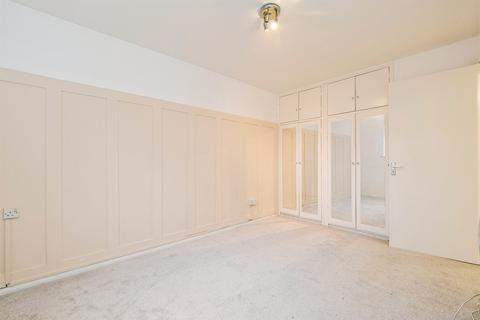 1 bedroom apartment for sale, Hood Road, Rainham