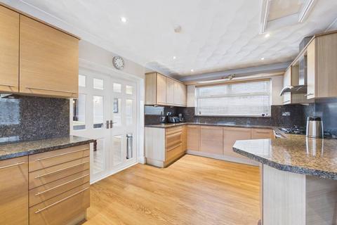 3 bedroom detached house for sale, Hull Road, Salt End, Hull, HU12 8DX