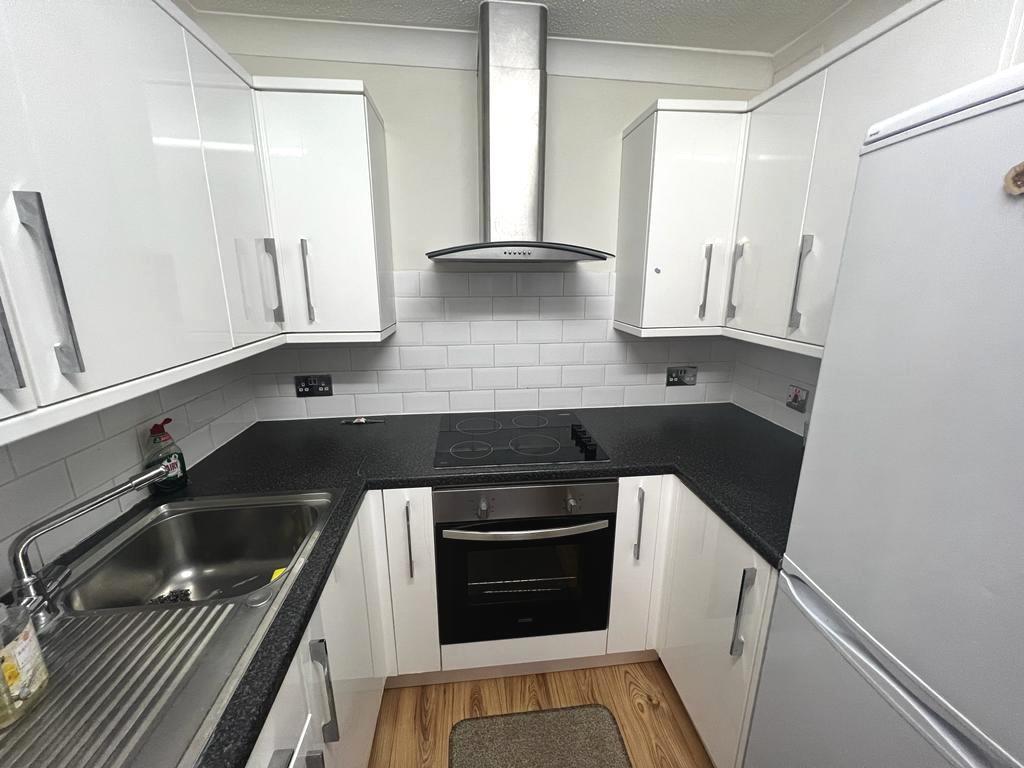 Kitchen: