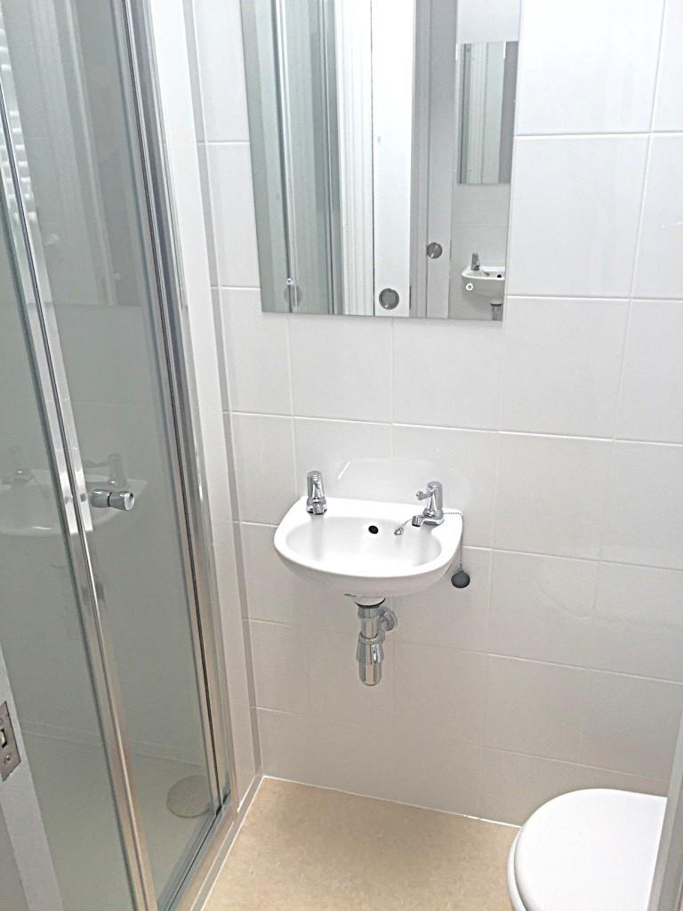 47-Bathroom.jpg