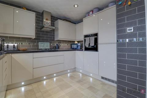 2 bedroom semi-detached house for sale, Meadow Gate Avenue, Sothall, Sheffield, S20