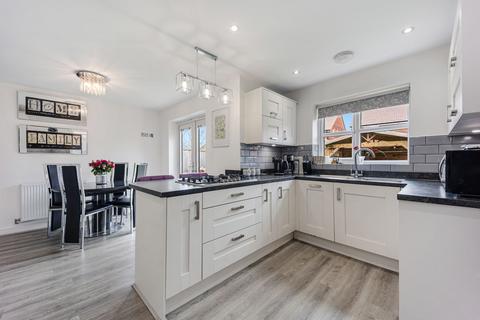 4 bedroom detached house for sale, Lutterworth Avenue, Runcorn WA7