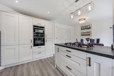 4 bedroom detached house for sale, Lutterworth Avenue, Runcorn WA7