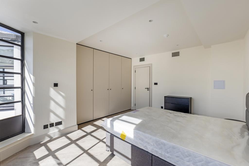 105878 Penthouse-...