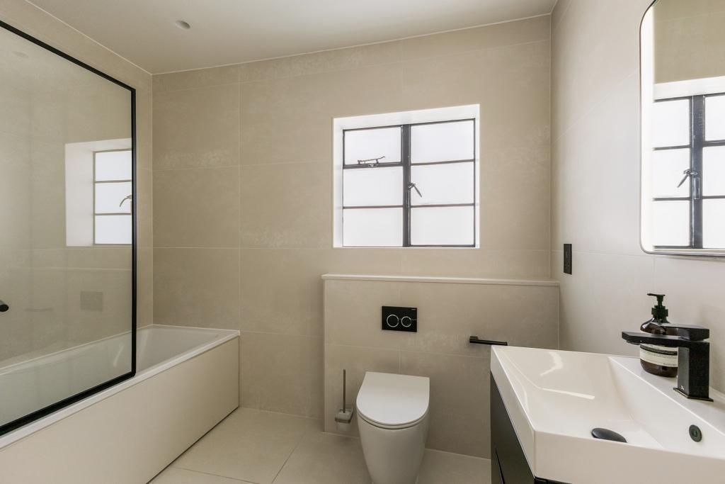 105878 Penthouse-...