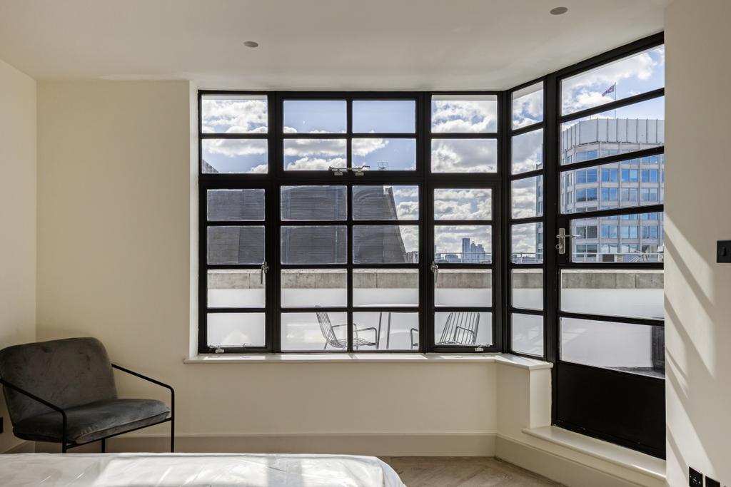 105878 Penthouse-...
