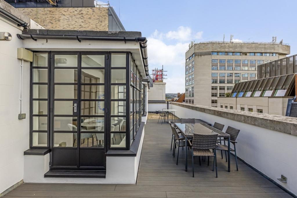 105878 Penthouse-...