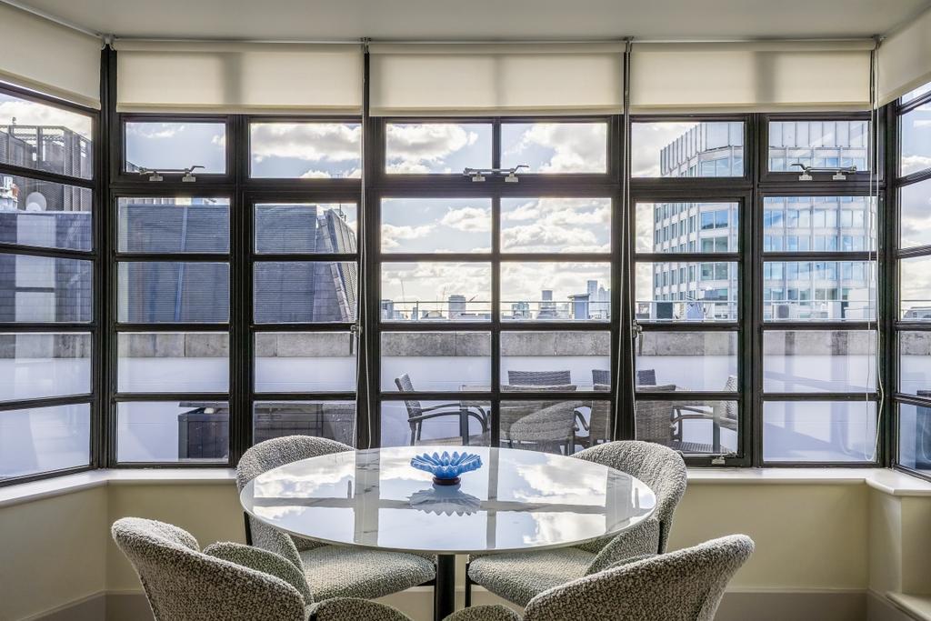 105878 Penthouse-...