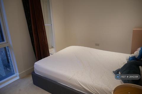 1 bedroom flat to rent, Claremont House, London, SE16