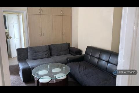 2 bedroom flat to rent, Coldharbour Lane, Hayes, UB3