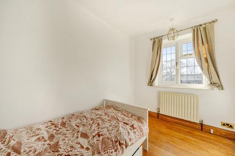 2 bedroom flat for sale, Tower Road, Strawberry Hill, TW1