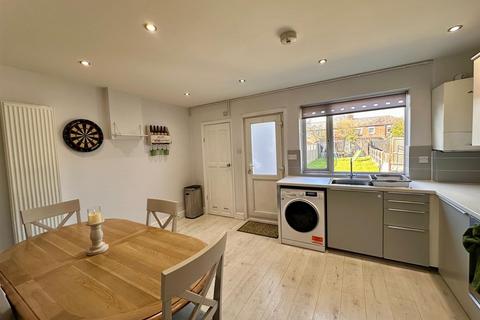2 bedroom terraced house to rent, Montagu Road, Peterborough PE4