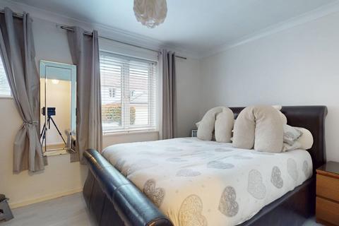1 bedroom flat for sale, Springhead Parkway, Northfleet, Gravesend