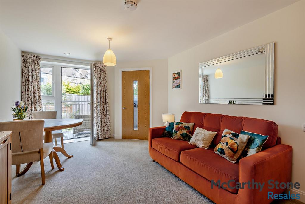8683764-interior20-800.jpg