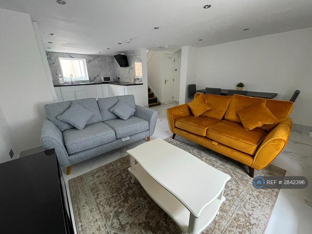 Living Lounge