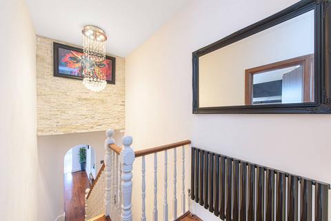 2 bedroom flat for sale, Cricklewood Lane, Child's Hill, London, NW2