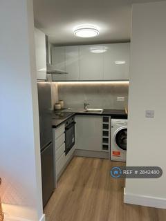 Studio to rent, Akenside Road, London, NW3