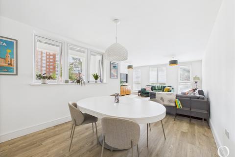 2 bedroom apartment for sale, West Cliff Road, Bournemouth