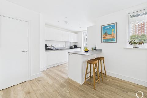 2 bedroom apartment for sale, West Cliff Road, Bournemouth