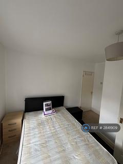 5 bedroom semi-detached house to rent, Norbury Avenue, Thornton Heath, CR7
