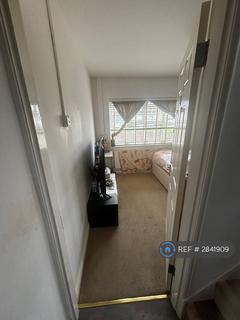 1 bedroom in a house share to rent, Norbury Avenue, Thornton Heath, CR7
