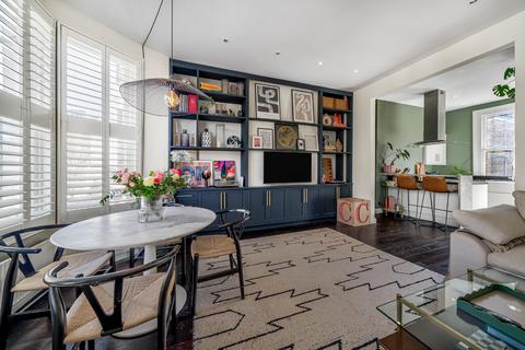 2 bedroom flat for sale, Dynham Road, West Hampstead, London, NW6