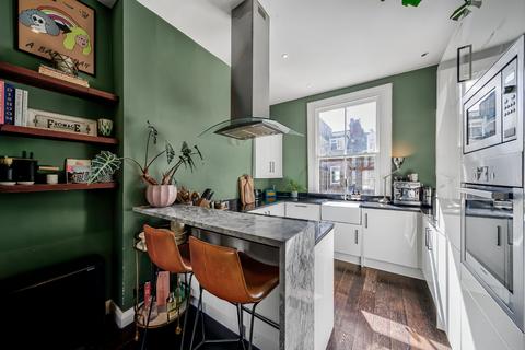 2 bedroom flat for sale, Dynham Road, West Hampstead, London, NW6
