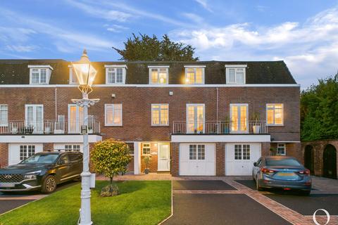 4 bedroom townhouse for sale, Portarlington Close, Westbourne