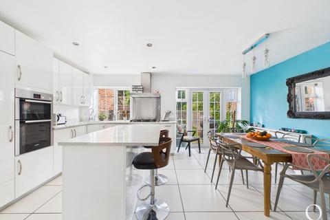 4 bedroom townhouse for sale, Portarlington Close, Westbourne