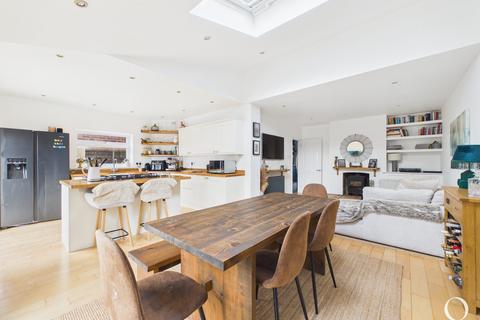 undefined, Enfield Avenue, Oakdale