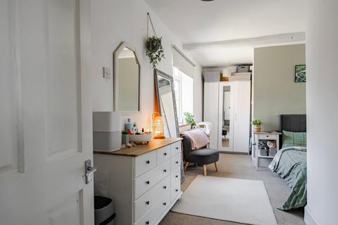 1 bedroom flat for sale, Church Street, The Old Manor House