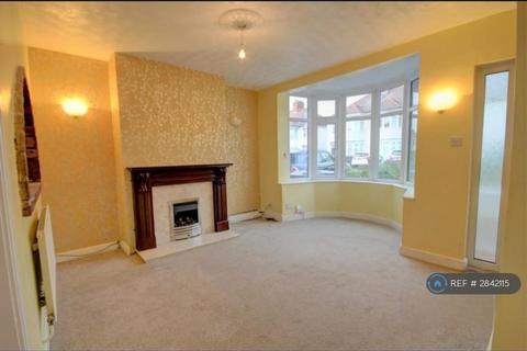 3 bedroom semi-detached house to rent, Thirlmere Road, Hinckley, LE10