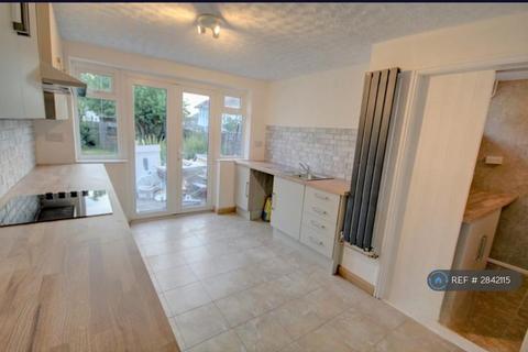3 bedroom semi-detached house to rent, Thirlmere Road, Hinckley, LE10