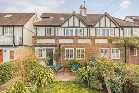 Queens Drive, Thames Ditton KT7