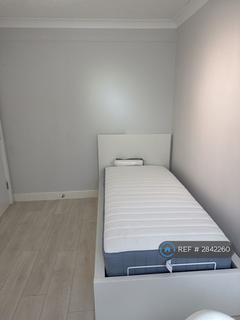 1 bedroom in a house share to rent, Cardiff Road, Watford, WD18