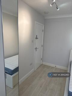 1 bedroom in a house share to rent, Cardiff Road, Watford, WD18