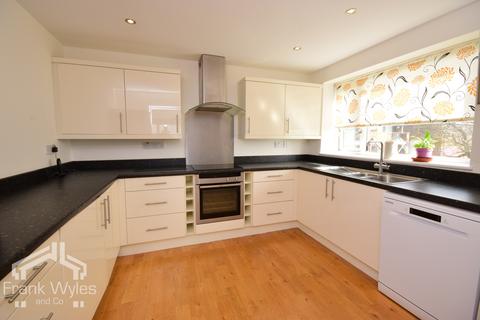 2 bedroom flat for sale, St Johns Wood, 2 Clifton Drive, Lytham St. Annes, Lancashire