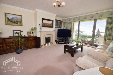 2 bedroom flat for sale, St Johns Wood, 2 Clifton Drive, Lytham St. Annes, Lancashire