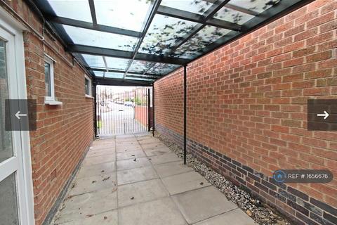 3 bedroom detached house to rent, Lamborne Road, Leicester, LE2