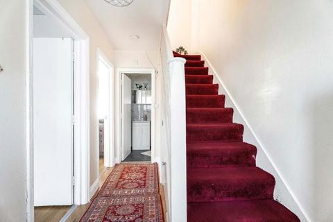 4 bedroom terraced house for sale, North Circular Road, London, NW2 7TE