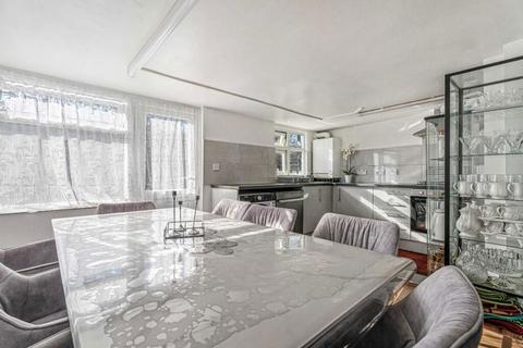 4 bedroom terraced house for sale, North Circular Road, London, NW2 7TE