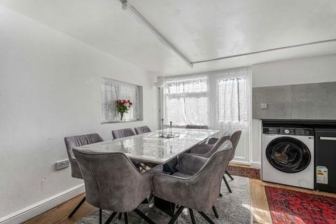 4 bedroom terraced house for sale, North Circular Road, London, NW2 7TE