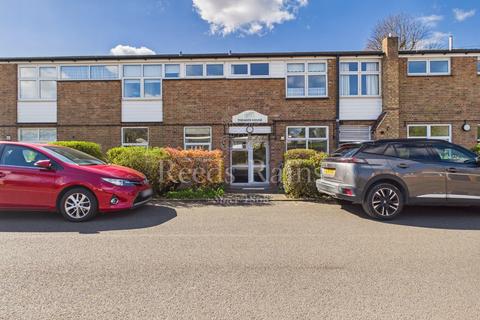 1 bedroom apartment to rent, Gorringe Avenue, Dartford DA4
