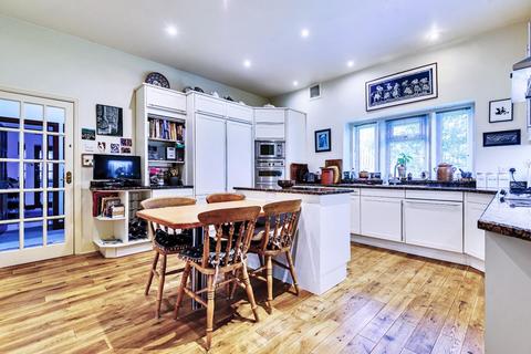 4 bedroom detached house for sale, Brookhouse Gardens, Apperley Bridge