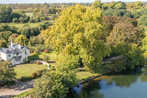 undefined, Barge Walk, Kingston upon Thames, Surrey, KT1