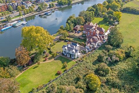 undefined, Barge Walk, Kingston upon Thames, Surrey, KT1