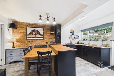 3 bedroom terraced house for sale, Spring View, Morley LS27