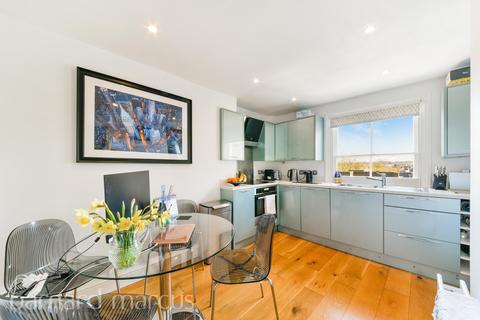 2 bedroom flat to rent, Great North Road, Highgate